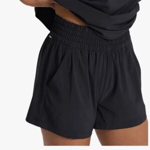 Vuori Women's Black Villa Shorts